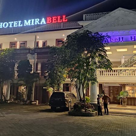 Mirabell Hotel & Convention Hall Malang Exterior foto