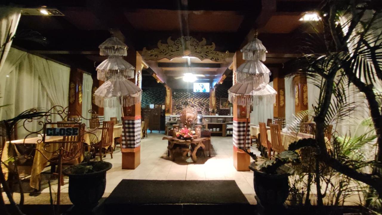 Mirabell Hotel & Convention Hall Malang Exterior foto