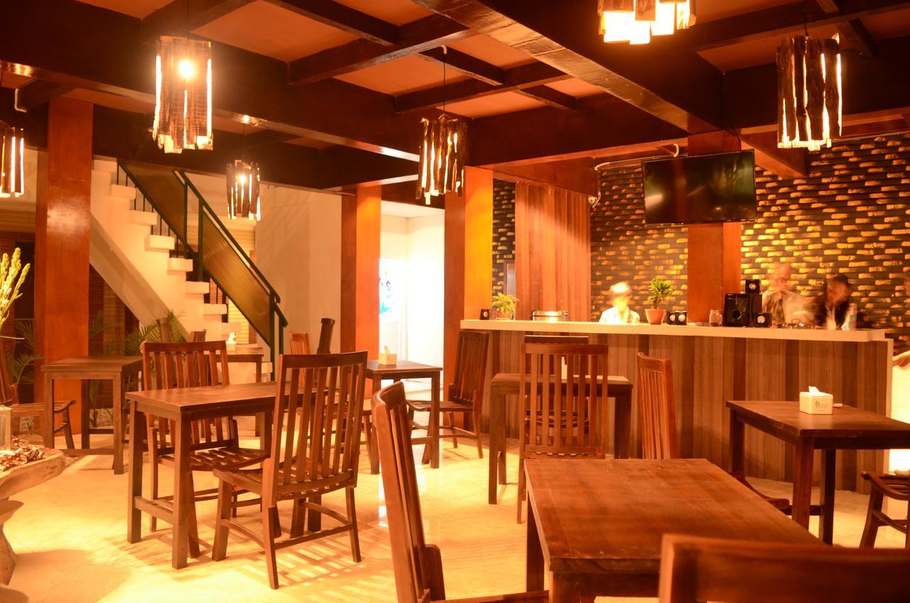Mirabell Hotel & Convention Hall Malang Exterior foto